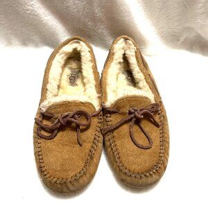 UGG Australia Womens Dakota Tan Suede Sheepskin Moccasin Slip-On Size 7 US